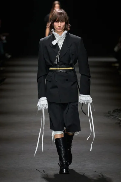 Look 2
